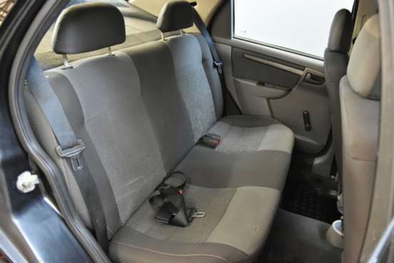 CHEVROLET-PRISMA-2011