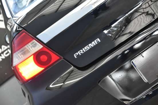 CHEVROLET-PRISMA-2011