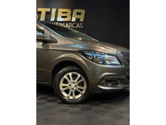 CHEVROLET-PRISMA-2014