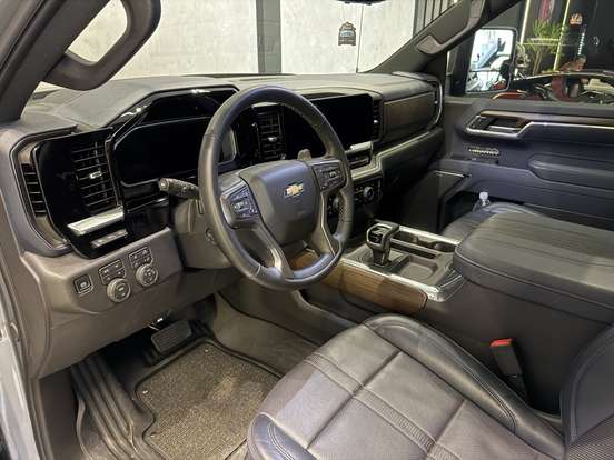 CHEVROLET-SILVERADO-2025