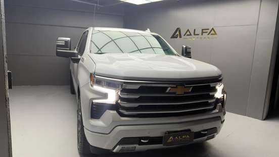 CHEVROLET-SILVERADO-5.3 V8 GASOLINA 1500 HIGH COUNTRY 4X4 AUTOMÁTICO CHEVROLET-SILVERADO-2023