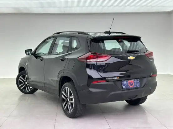 CHEVROLET-TRACKER-2025