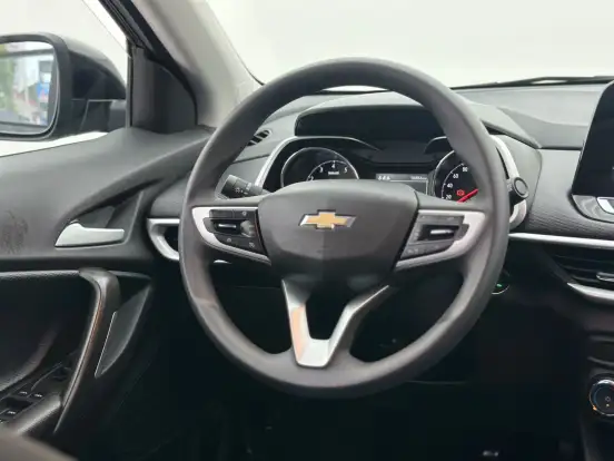 CHEVROLET-TRACKER-2025
