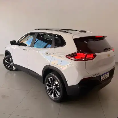 CHEVROLET-TRACKER-2023