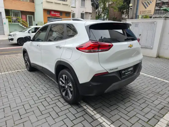 CHEVROLET-TRACKER-2023