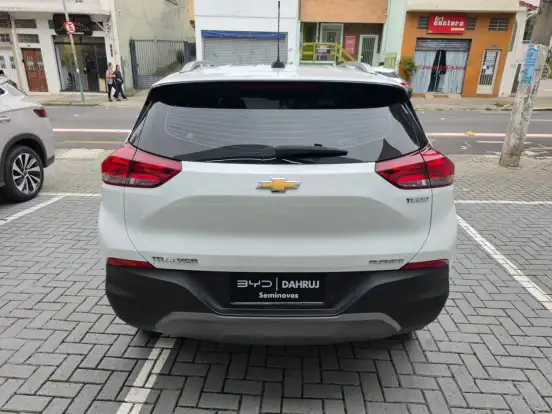CHEVROLET-TRACKER-2023