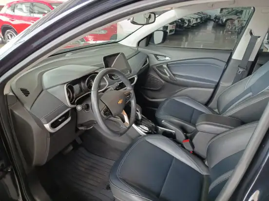 CHEVROLET-TRACKER-2023