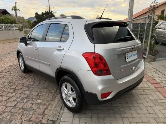 CHEVROLET-TRACKER-2019