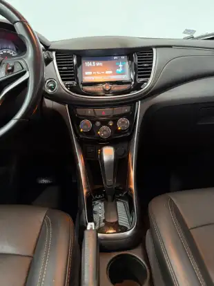 CHEVROLET-TRACKER-2019