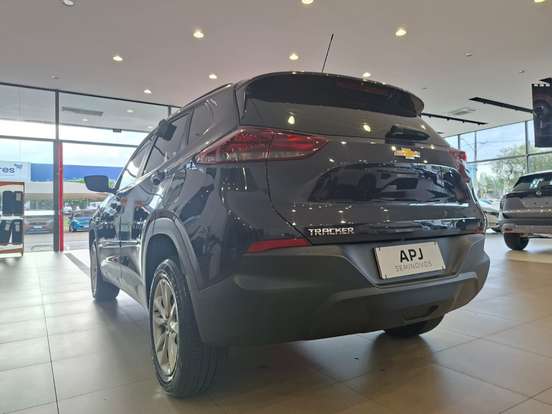 CHEVROLET-TRACKER-2024