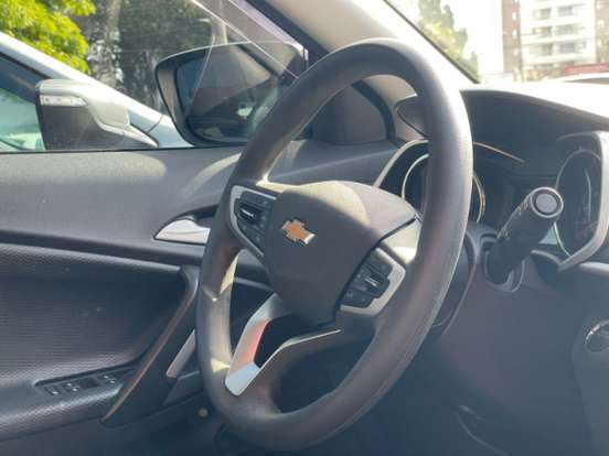 CHEVROLET-TRACKER-2023