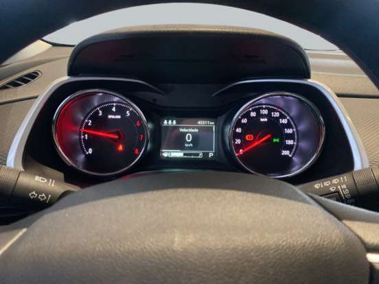 CHEVROLET-TRACKER-2023
