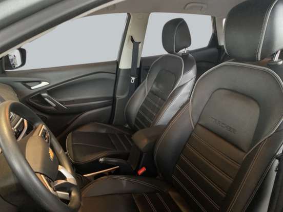 CHEVROLET-TRACKER-2023