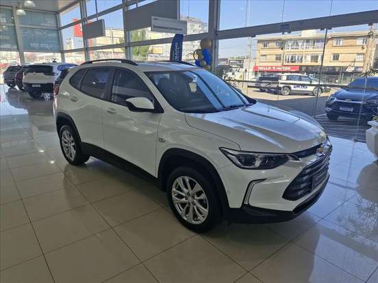 CHEVROLET-TRACKER-2023