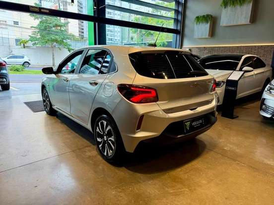 CHEVROLET-TRACKER-2023