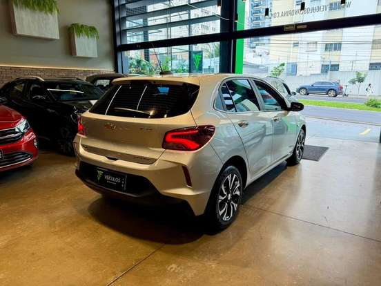 CHEVROLET-TRACKER-2023