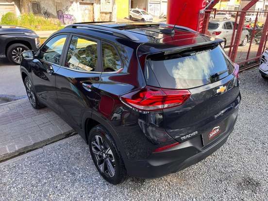 CHEVROLET-TRACKER-2025