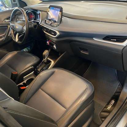 CHEVROLET-TRACKER-2023
