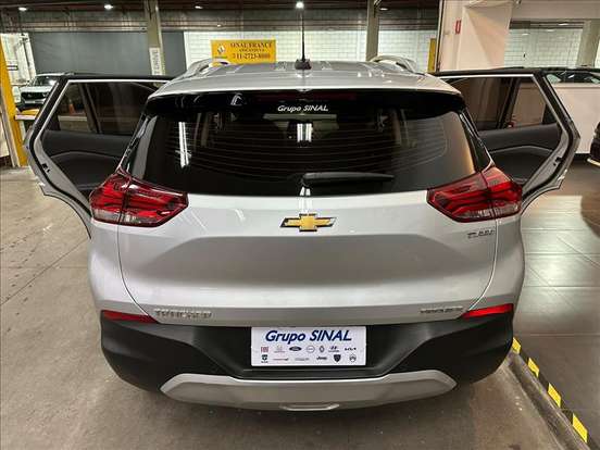 CHEVROLET-TRACKER-2021