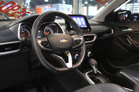CHEVROLET-TRACKER-2023