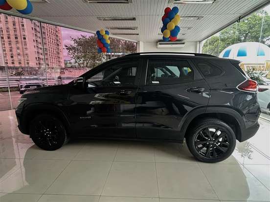 CHEVROLET-TRACKER-2023
