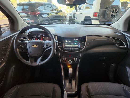 CHEVROLET-TRACKER-2017
