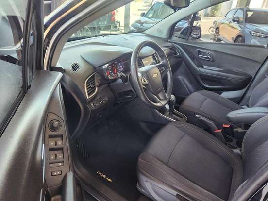 CHEVROLET-TRACKER-2017
