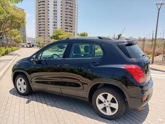 CHEVROLET-TRACKER-2017