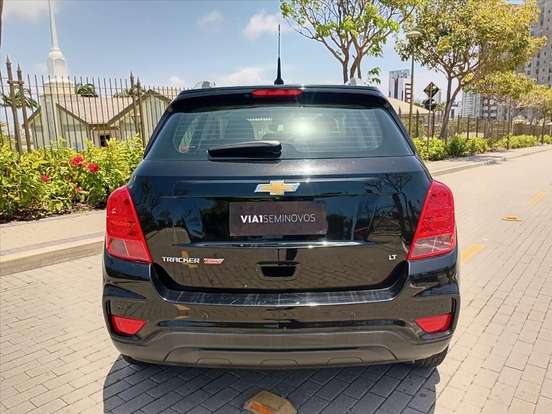 CHEVROLET-TRACKER-2017