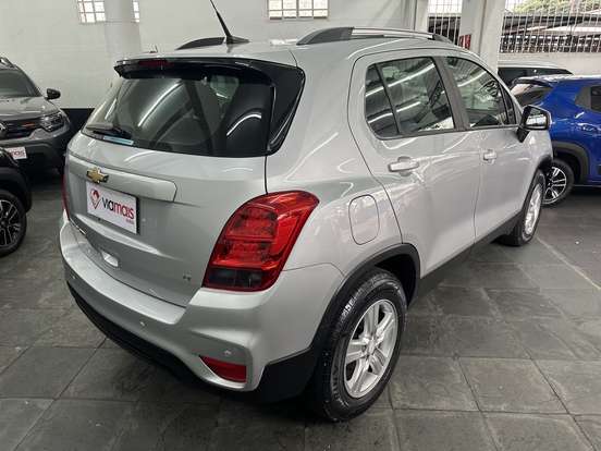 CHEVROLET-TRACKER-2017