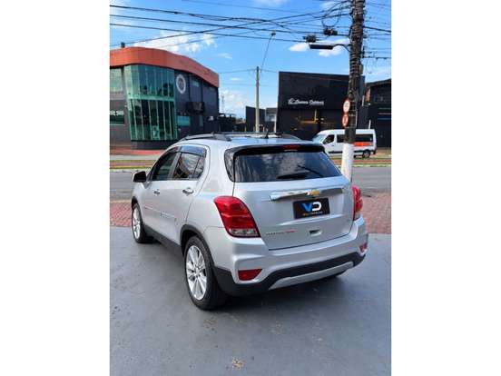 CHEVROLET-TRACKER-2016