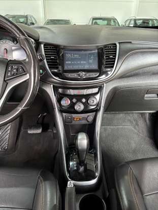 CHEVROLET-TRACKER-2018