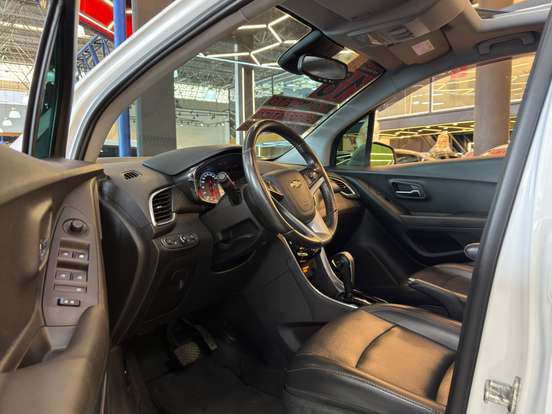 CHEVROLET-TRACKER-2018
