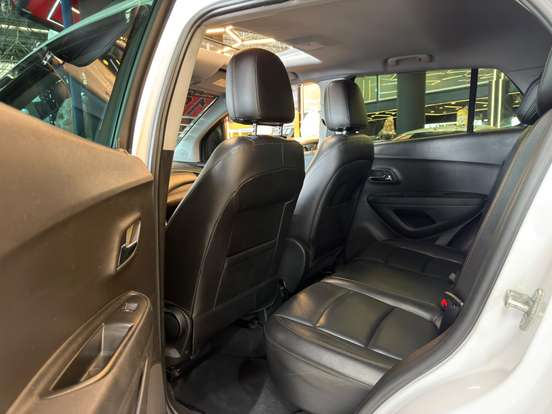 CHEVROLET-TRACKER-2018