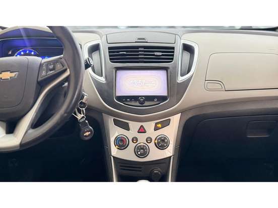 CHEVROLET-TRACKER-2015