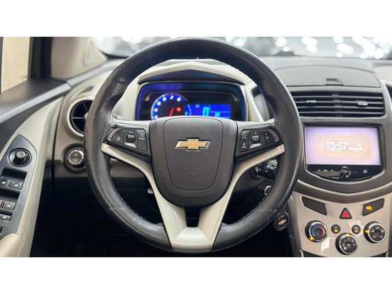 CHEVROLET-TRACKER-2015