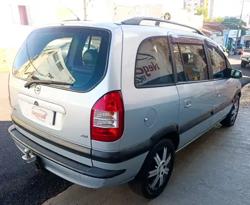 CHEVROLET-ZAFIRA-2010