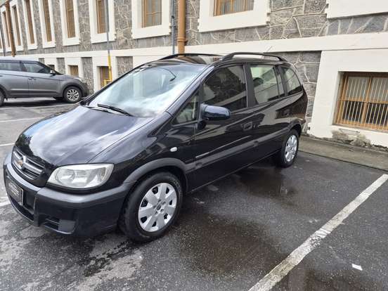 CHEVROLET-ZAFIRA-2010