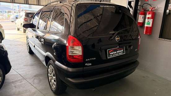 CHEVROLET-ZAFIRA-2010