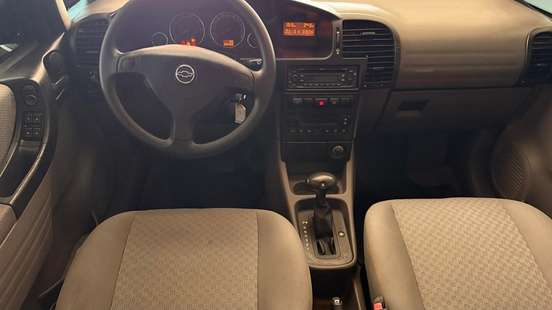 CHEVROLET-ZAFIRA-2010