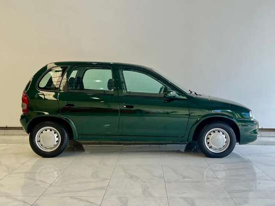 CHEVROLET-CORSA-1.0 MPFI MILENIUM 8V GASOLINA 4P MANUAL CHEVROLET-CORSA-2002