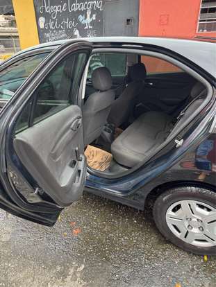 CHEVROLET-ONIX-2013
