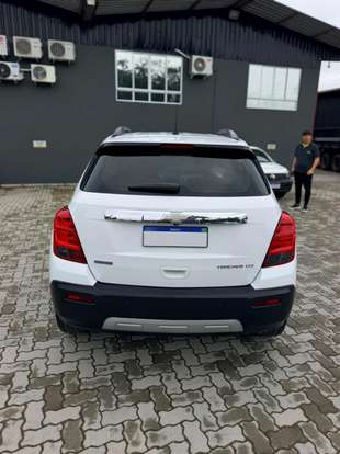 CHEVROLET-TRACKER-2015