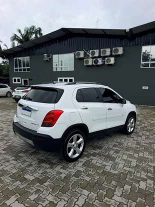 CHEVROLET-TRACKER-2015