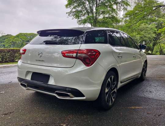CITROËN-DS5-2013
