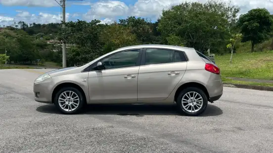 FIAT-BRAVO-2012