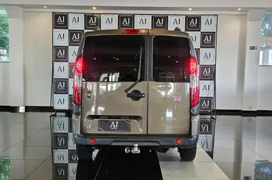 FIAT-DOBLÒ-2012