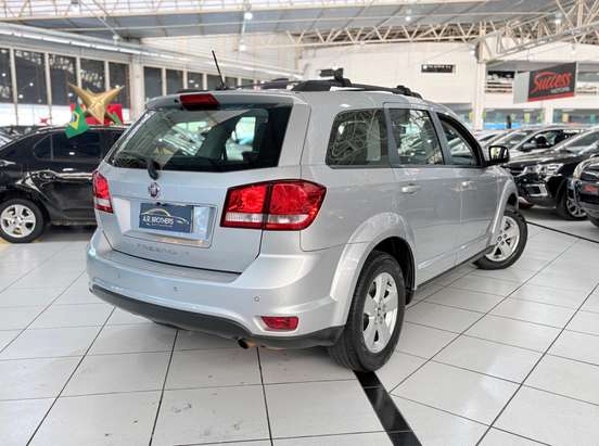 FIAT-FREEMONT-2012