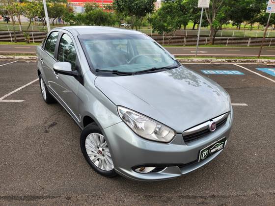 FIAT GRAND SIENA 1.6 MPI ESSENCE 16V FLEX 4P MANUAL