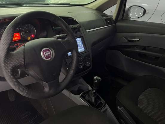 FIAT-LINEA-1.8 ESSENCE 16V FLEX 4P MANUAL FIAT-LINEA-2011